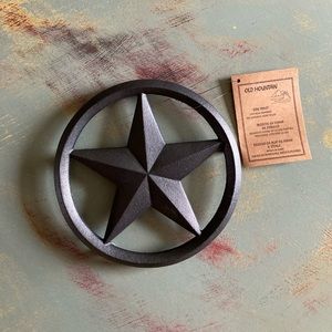 NWT! Cast Iron Star Trivet